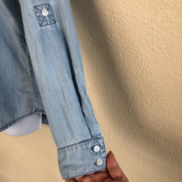 Sam Edelman Split Back Roll Up Sleeves Chambray Shirt Size Medium - Picture 5 of 16